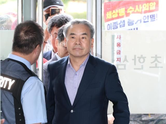이종섭 전 국방부 장관이 23일 서울 서초구 이명현 순직해병 특별검사팀 사무실에 채상병 사건 수사 외압·은폐 의혹과 관련해 첫 피의자 조사를 받기 위해 출석하고 있다 2025923 사진연합뉴스
