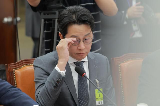 조좌진 롯데카드 대표이사가 23일 오전 서울 여의도 국회에서 열린 롯데카드 개인정보 유출사태 관련 피해자 보호 방안 및 재발 방지 대책 간담회에 참석해 있다 20250923사진유대길 기자 dbeorlf123ajunewscom