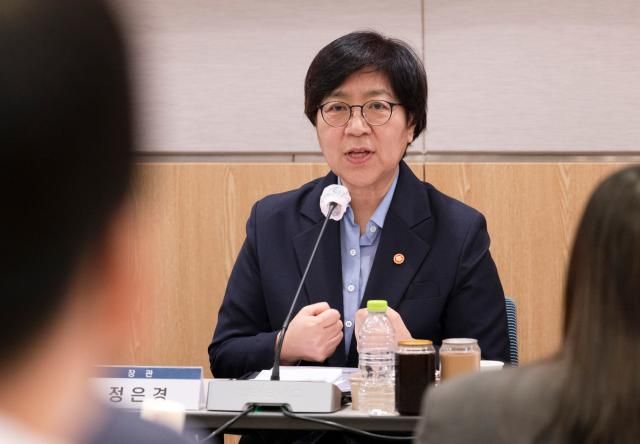 정은경 보건복지부 장관이 지난 22일 서울 영등포구 FKI타워에서 출입기자단과 간담회를 열고 정책 추진 방향 등을 설명하고 있다 2025923 사진보건복지부