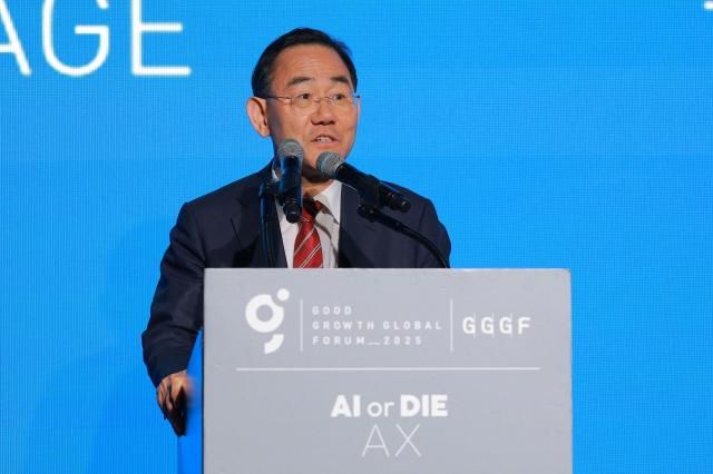 주호영 국회부의장이 24일 오후 서울 중구 더플라자 호텔에서 인공지능 아니면 죽음AI or Die이라는 주제로 열린 제17회 착한 성장 좋은 일자리 글로벌포럼2025 GGGF에서 축사를 하고 있다 사진유대길 기자 dbeorlf123ajunewscom