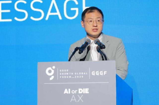 김상욱 더불어민주당 국회의원이 24일 오후 서울 중구 더플라자 호텔에서 인공지능 아니면 죽음AI or Die이라는 주제로 열린 제17회 착한 성장 좋은 일자리 글로벌포럼2025 GGGF에서 축사를 하고 있다 20250924사진유대길 기자 dbeorlf123ajunewscom