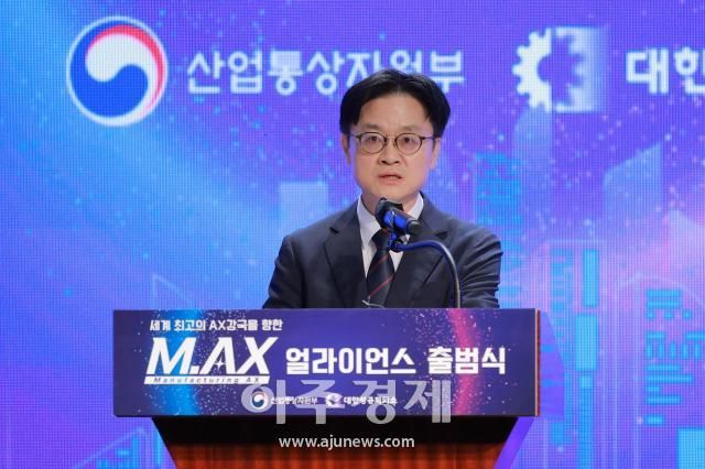 김정관 산업통상자원부 장관 사진유대길 기자 dbeorlf123ajunewscom