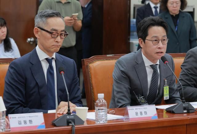 윤종하 MBK파트너스 부회장왼쪽부터과 조좌진 롯데카드 대표이사 사진유대길 기자 dbeorlf123ajunewscom