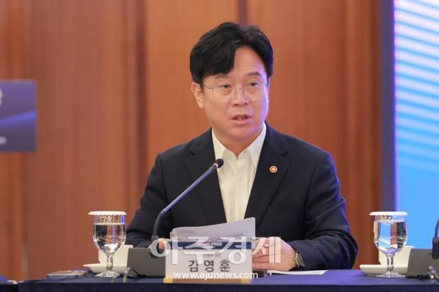 김영훈 고용노동부 장관 사진유대길 기자 dbeorlf123ajunewscom