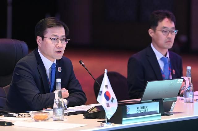 여한구 산업통상자원부 통상교섭본부장이 지난 24일현지시간 말레이시아 쿠알라쿰푸르에서 열린 한-아세안 경제장관회의에 참석해 발언을 하고 있다 사진산업통상자원부