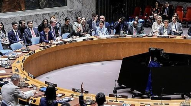 지난 26일 이란 제재 종료 연장안 표결하는 안전보장이사회사진연합뉴스