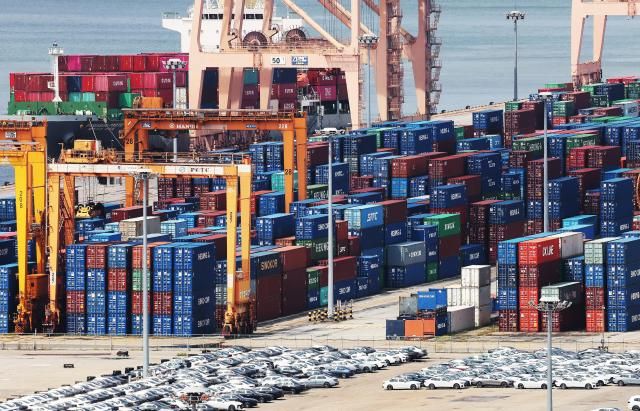 경기도 평택항에 컨테이너가 쌓여 있는 모습 사진연합뉴스 