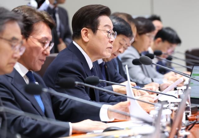 이재명 대통령이 30일 용산 대통령실에서 열린 제44회 국무회의에서 발언하고 있다 사진연합뉴스