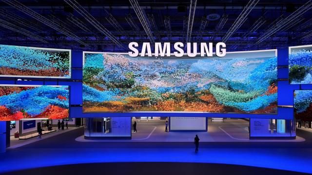 삼성전자가 IFA 2025서 세계적 아티스트 마오틱과 함께 AI Home 비전 담은 미디어 파사드를 공개했다 사진삼성전자