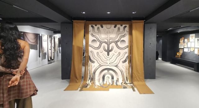 5일 서울 강남구 송지오 도산 플래그십 스토어 내 갤러리 느와에서 송다해 작가의 공존 GONGZONE 전시가 열리고 있다 사진조현미 기자