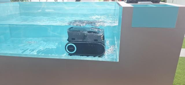 AIPER의 수영장 청소기 사진조성준 기자