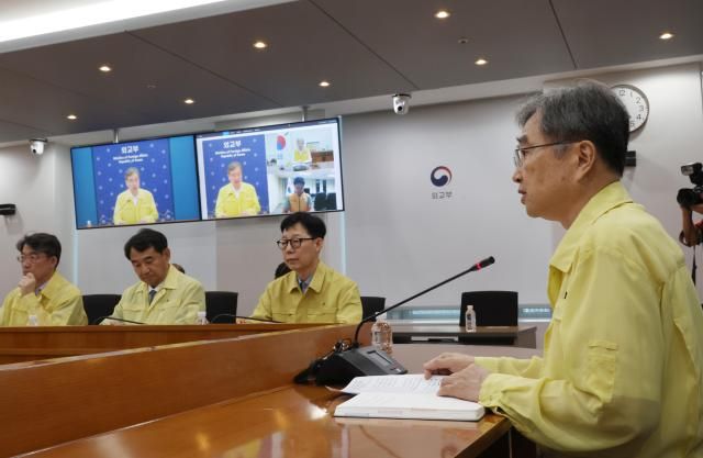 조현 외교부 장관이 6일 정부서울청사에서 열린 재외국민보호대책본부-공관 합동대책회의에서 발언을 하고 있다 사진연합뉴스