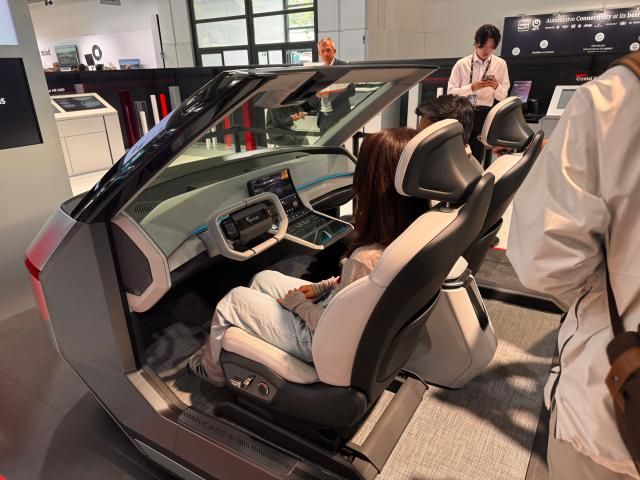 8일현지시간 독일 뮌헨에서 열린 IAA 모빌리티에 마련된 현대모비스 전시 제품 사진이성진 기자