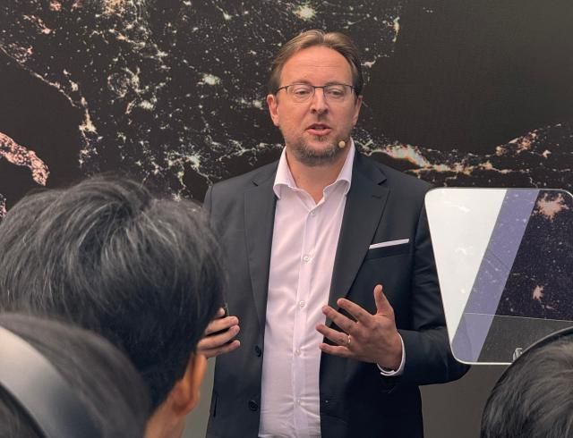 자비에르 마르티넷 현대자동차 유럽대권역장 겸 유럽권역본부장이 9일현지시간 독일 뮌헨 루트비히 거리의 IAA 오픈 스페이스 부스에서 발표하고 있는 모습 사진이성진 기자