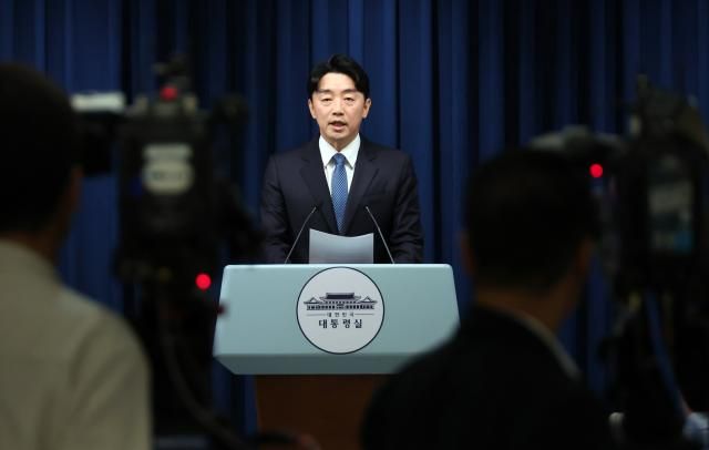 강훈식 대통령비서실장이 9일 서울 용산 대통령실에서 인선 발표를 하고 있다사진연합뉴스