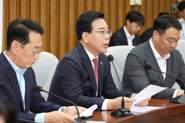 송언석 국민의힘 원내대표가 9일 서울 여의도 국회에서 열린 원내대책회의에서 발언하고 있다 사진연합뉴스