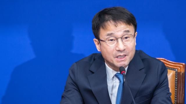 더불어민주당 한병도 원내대표가 12일 국회에서 열린 최고위원회의에서 발언하고 있다사진연합뉴스