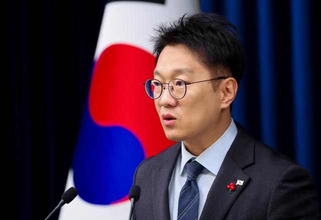 김남준 대변인이 2일 서울 용산 대통령실에서 이날 열린 국무회의 관련 브리핑을 하고 있다사진연합뉴스