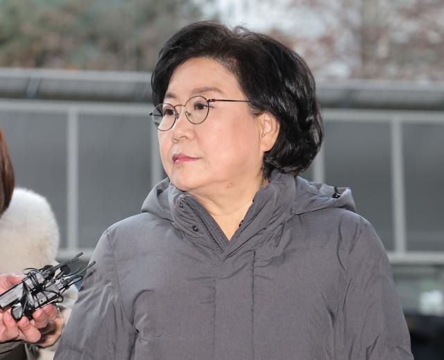 이혜훈 기획예산처 장관 후보자가 지난 14일 서울 중구 예금보험공사에 마련된 인사청문회 준비 사무실로 출근하고 있다 사진연합뉴스
