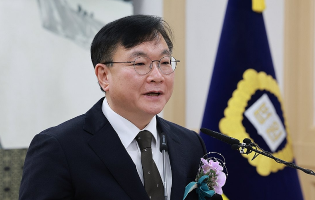 박영재 신임 법원행정처장이 16일 오전 서울 서초구 대법원에서 열린 취임식에서 취임사를 하고 있다 사진연합뉴스