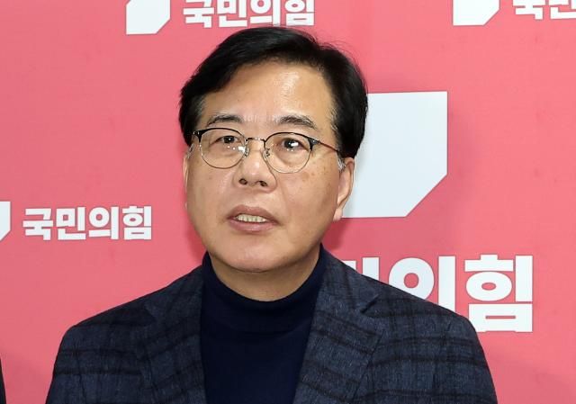 송언석 국민의힘 원내대표가 18일 국회에서 현안 관련 브리핑 하고 있다 사진연합뉴스