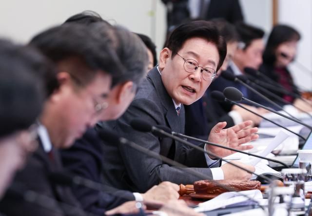 이재명 대통령이 20일 청와대에서 열린 제2회 국무회의를 주재하고 있다사진연합뉴스