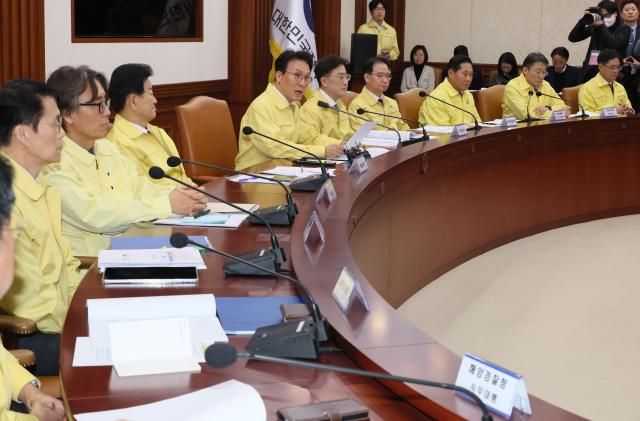 김민석 국무총리가 20일 서울 종로구 정부서울청사에서 열린 국가테러대책위원회에서 발언하고 있다 사진연합뉴스