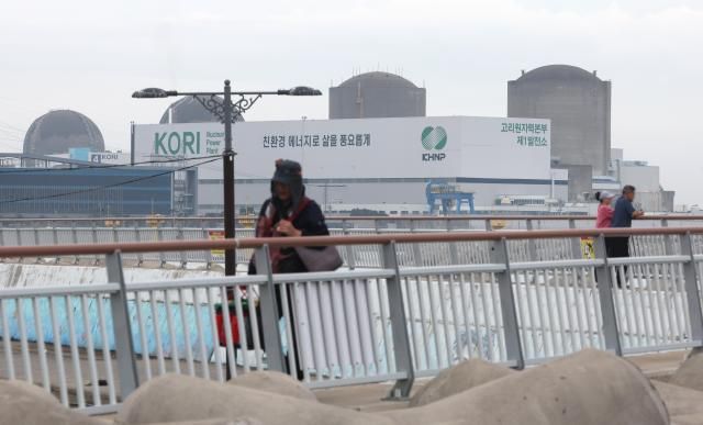 부산 기장군 장안읍 월내 쪽에서 바라본 고리2호기오른쪽 두 번째 사진연합뉴스