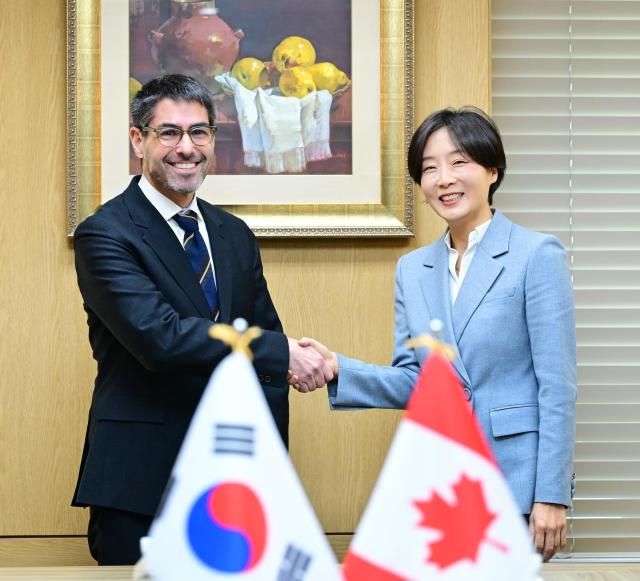 정의혜 차관보 리차드 알바이터 캐나다 국제안보·정무 차관보와 면담 사진외교부