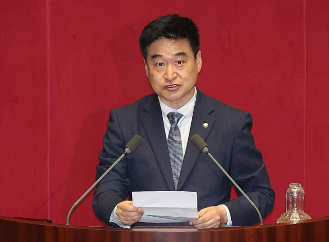 최혁진 무소속 의원이 지난해 6월 27일 국회 본회의에서 인사말하고 있다 사진연합뉴스