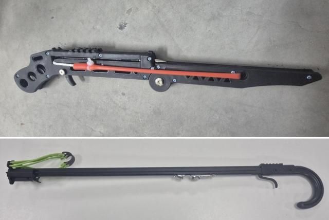 개량형 새총슬링건 사진 위쪽과 개량형 작살총스피어건 사진관세청