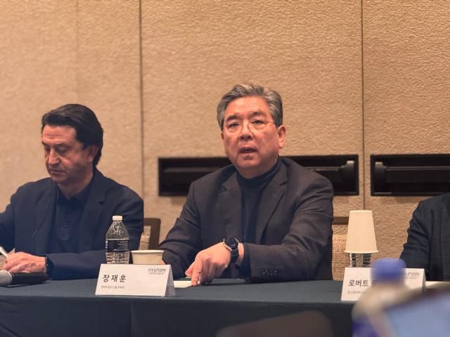 장재훈 현대자동차그룹 부회장이 5일현지시간 미국 라스베이거스에서 열린 CES 2026 미디어데이 후 진행된 간담회에서 발언하고 있다 사진이성진 기자