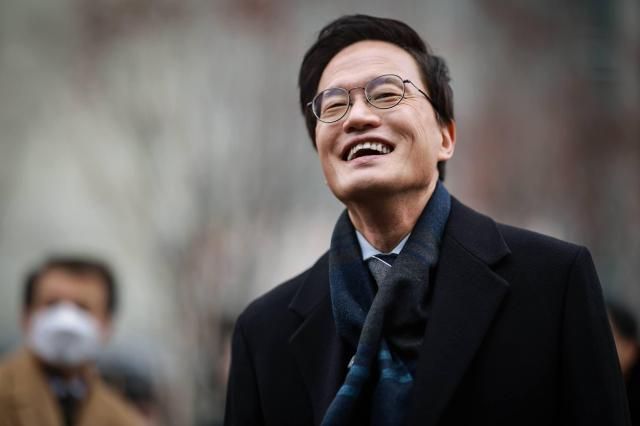 박주민 더불어민주당 국회의원이 지난달 11일 광화문 광장에서 기자회견을 열고 내년 제9대 전국동시지방선거 서울시장 출마를 공식 선언했다 사진박주민 민주당 의원실 제공