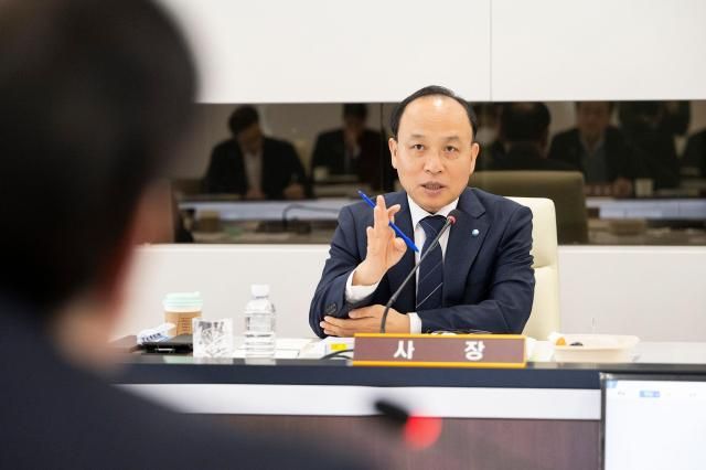 이영조 한국중부발전 사장이 6일 ‘2026년도 본사 업무보고’에서 발언하고 있다 사진한국중부발전