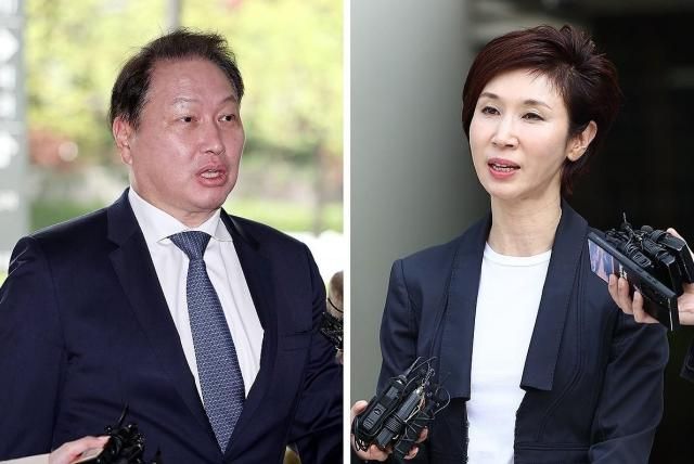 최태원 SK 회장왼쪽과 노소영 아트센터 나비 관장 사진연합뉴스