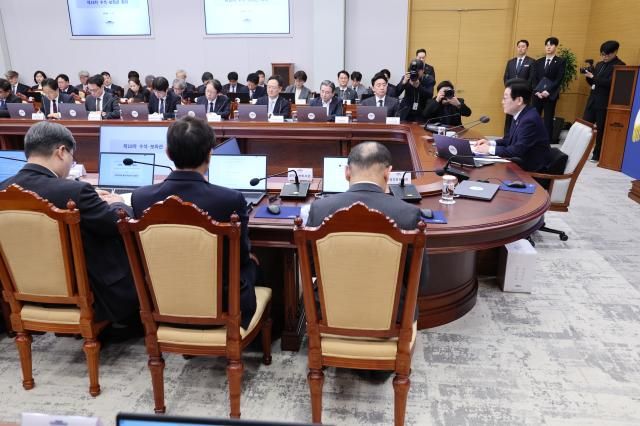 이재명 대통령이 8일 청와대에서 수석보좌관회의를 주재하고 있다 사진연합뉴스