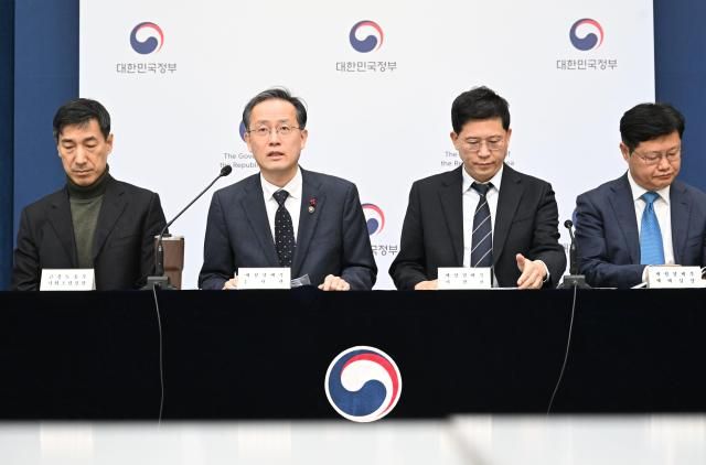 이형일 재정경제부 차관이 1월 5일 정부세종청사에서 26년 경제성장전략 상세브리핑에서 모두발언을 하고 있다