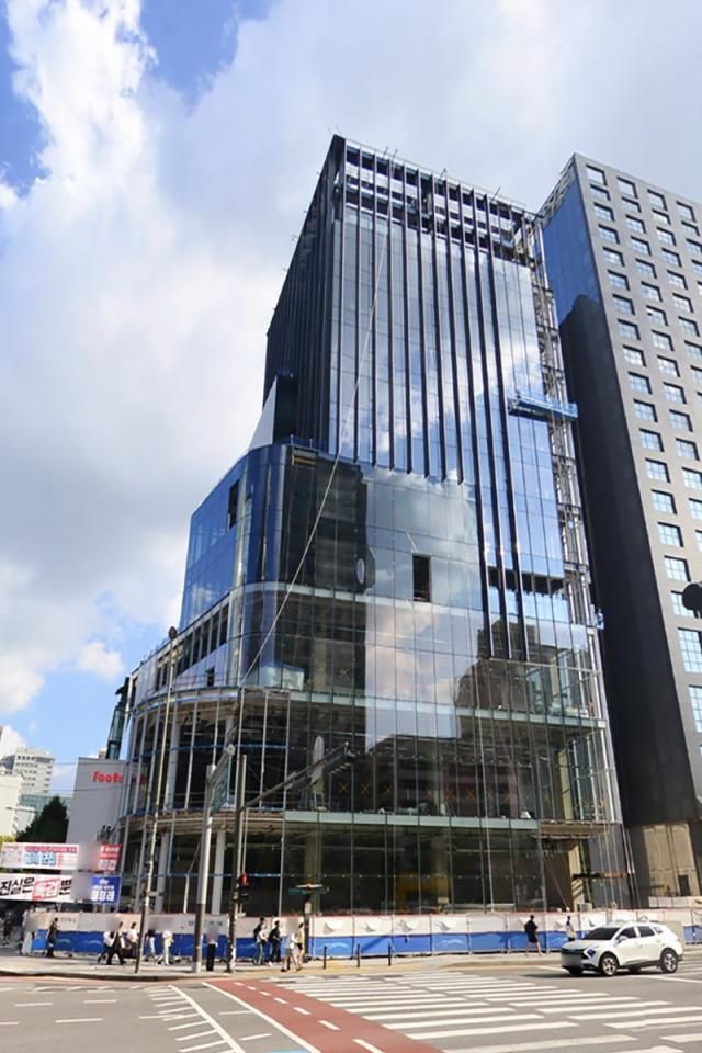8월 최대거래 건인 서울 마포구 서교동 ‘코너136 빌딩’ 전경 사진알스퀘어 제공