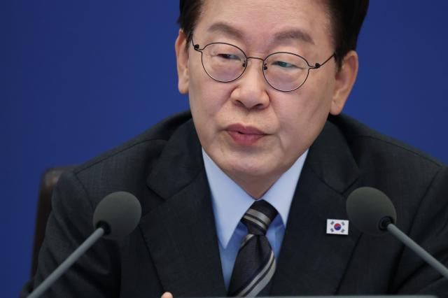 이재명 대통령이 27일 청와대에서 열린 국무회의에서 발언하고 있다 사진연합뉴스
