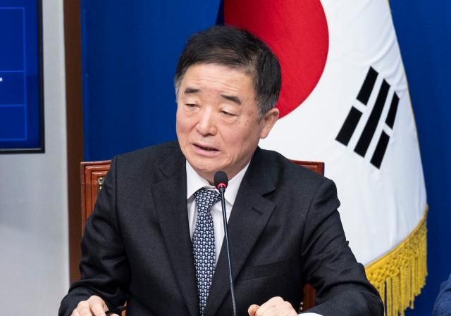 강득구 더불어민주당 최고위원이 11일 국회에서 열린 최고위원회의에서 발언을 하고 있다 사진연합뉴스