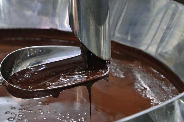 롯데웰푸드 양산공장에서 완성된 카카오매스 사진롯데웰푸드