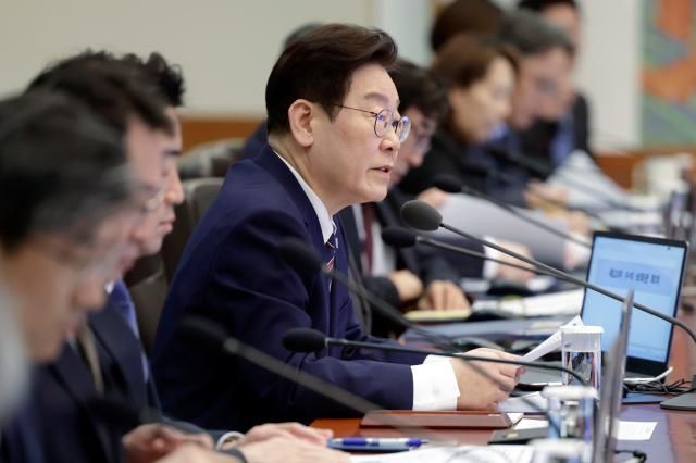 이재명 대통령이 12일 청와대에서 열린 수석보좌관회의에서 발언하고 있다사진연합뉴스