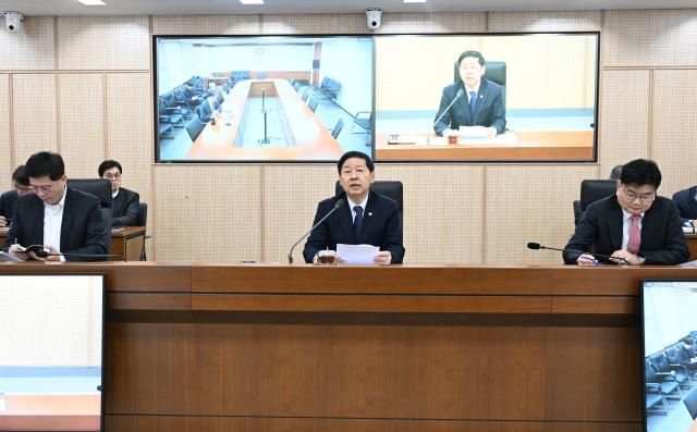 구윤철 부총리 겸 재정경제부 장관이 19일 정부세종청사에서 열린 재정경제부 확대간부회의를 주재하고 있다사진재정경제부
