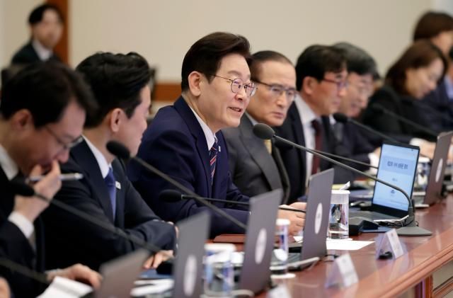 이재명 대통령이 지난 12일 청와대에서 열린 수석보좌관회의에서 발언하고 있다 사진연합뉴스