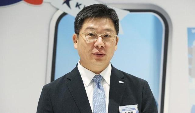  민승배 BGF리테일 대표가 지난해 7월 서울 영등포구 더현대 서울에서 열린 K리그-주토피아 팝업스토어 오픈식에서 인사말을 하고 있다 사진연합뉴스