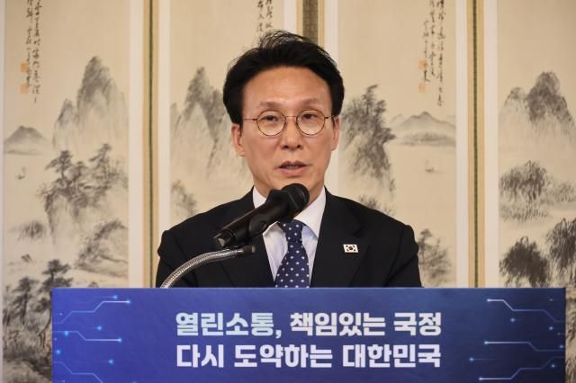 김민석 국무총리가 2일 서울 종로구 삼청동 총리공관에서 열린 출입기자단 간담회에서 발언하고 있다 사진연합뉴스