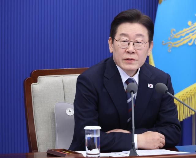 이재명 대통령이 19일 청와대에서 열린 수석보좌관회의에서 발언하고 있다사진연합뉴스