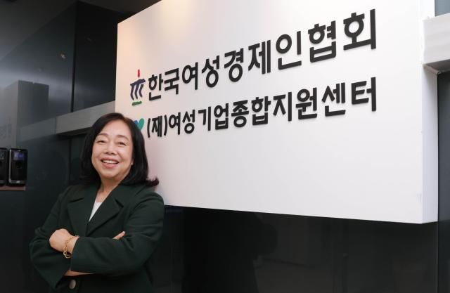 박창숙 한국여성경제인협회 회장은 서울 강남구 역삼동 사무실에서 진행된 아주경제와의 인터뷰에서 여성기업이 새로운 성장 분야에서 주도적인 역할을 할 수 있는 환경을 조성하겠다며 펨테크 산업 육성에 대한 비전을 제시했다 사진유대길 기자 dbeorlf123ajunewscom