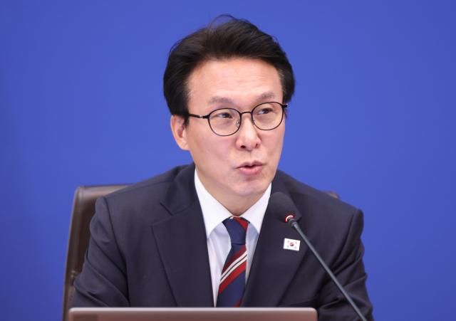 김민석 국무총리가 지난 24일 청와대에서 열린 이재명 대통령 주재 국무회의에서 발언하고 있다 사진연합뉴스