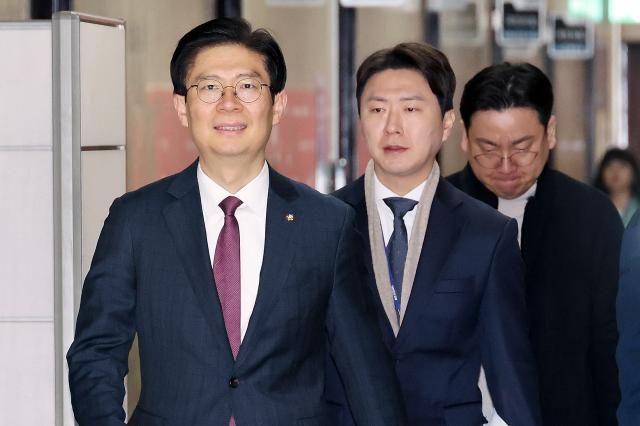 조정훈 국민의힘 인재영입위원장이 지난 19일 국회에서 열린 인재영입위원회 3차 회의에 참석하고 있다 사진연합뉴스